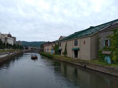 小樽運河は絵になる風景。曇りなのが残念でした