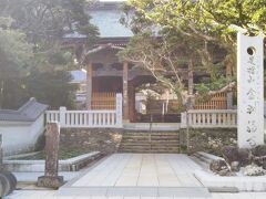 足摺岬には金剛福寺があります。