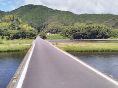 まずは、佐田沈下橋。