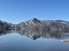 中禅寺湖

行きと同じくバスに乗り、日光駅へ戻りました。