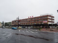 ホテルで朝飯を済ませ、運よくホテル近くにあった銀行ATMにて現金補充の上、釧路駅へ歩いて向かう。
何せ8:18発の根室行き逃したら、次は3時間後なんで、ここは時間厳守ですよ。