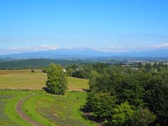 北西の丘展望台

十勝岳連山は雲がかかっているけれど、すっきりと晴れて気持ちいい。