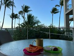 ラナイでの朝食と景色
今日も快晴です
涼しい朝です