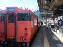 　途中の寺前駅で乗り換えます。この駅を境に電化、非電化と別れます。辺りは兵庫県神河町、「あまちゃん」の主演の能年玲奈さんはこの辺りが故郷らしいです。