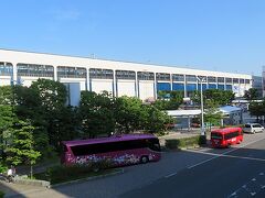 二本松から普通電車で郡山へやってきた。郡山駅はごく普通の新幹線の駅という作りで風情は全く感じない。ここから新幹線に乗り換えて帰るのだが、時間が少しあるので駅周辺を歩いてみることにする。