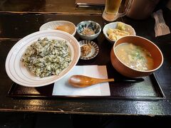 山見茶屋

高菜飯とだんご汁