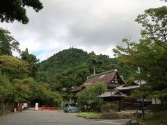 日吉大社を観光します。
ここは全国に約3,800社ある日吉・日枝・山王神社の総本社です。