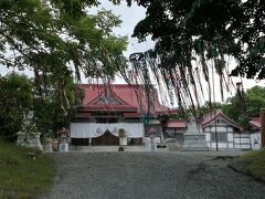 宿に帰る途中にあった厳島神社。調べたら由緒正しい神社のようで釧路で一番古く港町釧路を守護するという神社であった。

境内をショートカットして米町公園に行ったので、次はちゃんとお参りしてこよう。