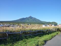 仙法志御崎公園から見た利尻山。ここから見る利尻山は遮るものがなく一番きれいかったです。
