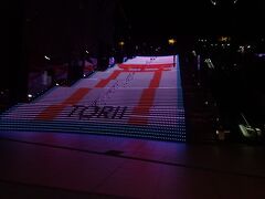 ライトアップされた京都駅の大階段