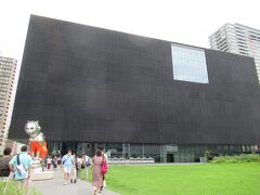 最初に大阪メトロの淀屋橋駅から歩いて中之島美術館にやってきました