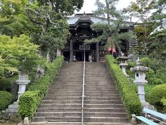 気を取り直して東山駅前からのバスに乗り、安楽寺の最寄りのバス停「久米田」で下車。そこから40分ほど歩いて到着。