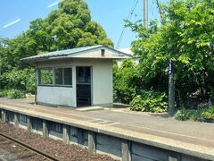 復路の「のと鉄道」では、なんとなく各駅のホームを撮影。ホームはどこもシンプル！
まずは和倉温泉駅のとなり、田鶴浜駅。