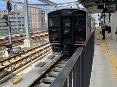 鳥栖駅行きの各駅停車。
今はもう走ってないです。
いや、電化区間が破壊され走れない。