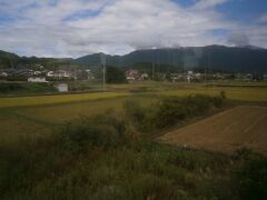  堅田駅を過ぎると急にのどかな風景に変わりました。