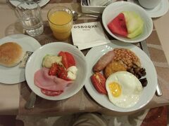 オズボーンホテルの朝ごはんも、これが最後。

卵料理とか、野菜類、毎日少しずつ変化があり毎朝、しっかりありがたく頂きました。