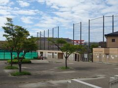 岡崎公園　野球場とテニスコート