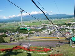 滞在時間わずか10分。
時間があれば奥にある中富良野森林公園を散策してもいいと思うけどそんな時間はないのでリフトで降りる。