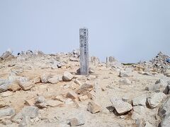 11：30ついに木曽駒ヶ岳に登頂。中岳からのコースタイム40分のところ約50分。（休憩含み）まあ頑張った。