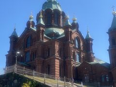 北欧最大規模のロシア正教の教会
雲一つない青い空に煉瓦造りの教会がとっても美しい

あいにく日曜のため中に入ることはできなかた