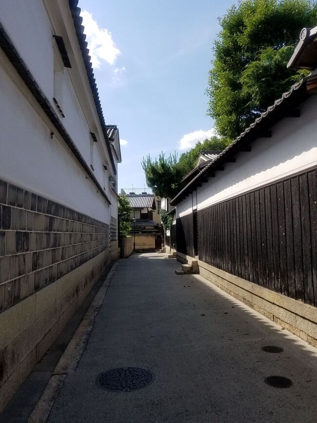 大原本邸裏道に出ました。