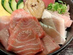 まぐろづくし丼1980円でした．