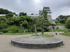 明石公園に入り、明石城の櫓が目の前です。（お城は無いです）