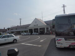 松山駅に到着。
ここから1時間電車に揺られます。