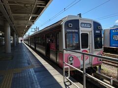 新豊橋駅から豊橋鉄道に乗ってランチのお店へ。
そうです。愛知旅の残りの2000円分の恩恵を受けなきゃです。