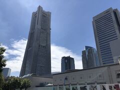 横浜・みなとみらい『Yokohama Landmark Tower』

超高層複合ビル『横浜ランドマークタワー』の外観の写真。