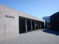 　奥尻島津波館に寄ってみます。入場料520円を払って入ります。

http://unimaru.com/?page_id=82