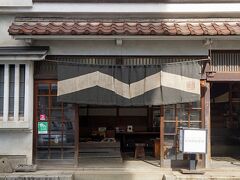 その先にある「釜定本店」が目的の店です。盛岡市内には数多くの鉄器店がありますが、観光客が行くには一番便利な場所にあります。


