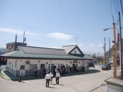 高遠駅で、JR 関東のバス駅です。

