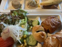 朝食はバイキング