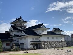 富山城。
前田家の居城。