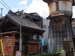 鯖湖湯（さばこゆ）

温泉街の近くに住んでいる人たちはいいね。
朝も夜も温泉でリラックスできるもの。

