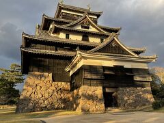 松江城に登城。