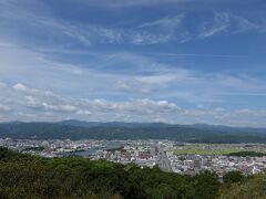 五台山公園にある展望台は閉鎖中となっていましたが、駐車場からは良い景色が見えました。