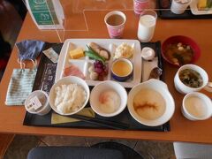 今夜宿泊したホテルは
JR東日本ホテルメッツ北上で
ツインルーム、禁煙、 朝食付きです。

いつもの事ですが私たちには朝食が
一番の御馳走です。
写真は翌朝食べた朝食です。