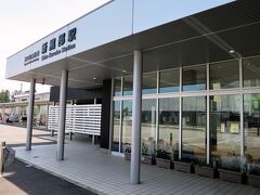 先ほどまでレトロな木造駅舎をメインに取材してきたので「新黒部駅」は他社線の駅に見えてしまいます。（笑）

■新黒部駅
・2015年（平成27）２月26日開業。※北陸新幹線・黒部宇奈月温泉駅は、３月14日に開業。