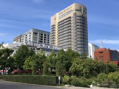 横浜・山下町『New Grand Yokohama』

『ホテルニューグランド』の外観の写真。

「山下公園」前にあります。

昭和2年（1927年）の開業以来、国際都市横浜の迎賓館として
世界のVIPをお迎えし、日々新たな物語を創り続ける
ホテルニューグランド。

<『ハイアット リージェンシー 横浜』に宿泊『ホテルニューグランド』
西洋料理【ル グラン】でランチ♪『The Okura Tokyo』ホテルオークラ
のフレンチトースト【福龍酒家】横浜中華街でフカヒレ＆【レブレッソ】
横浜元町店のテラス席でカフェタイム♪>

https://4travel.jp/travelogue/11728961