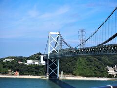 本州へ渡る関門橋を通る前に、九州側の門司のめかりサービスエリアに
立ち寄ります。