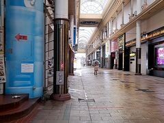 天文館商店街をテクテク。