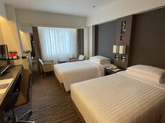 ツインルーム

枕がで～～っかかった！
1つは低反発枕、もう1つは柔らかかったです。