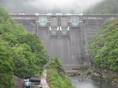 二川ダム湖畔