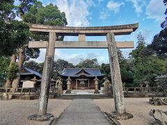 お隣には松江神社。
お参りしたかったけど、、お金持ってきてなかったーー。。。