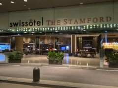 20分程でSwissotel the Stamfordに到着。