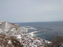 国後島展望台へ
流氷は国後近くにすこーしありそうだった

羅臼港にワシがいそう