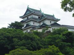 昭和20年にアメリカの空襲で当時国宝だった和歌山城天守閣は焼失しました。