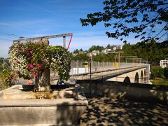 ツェーリンゲン橋/Pont de Zaehringen にやってきました

この時は工事中でちょっと残念な見た目でした